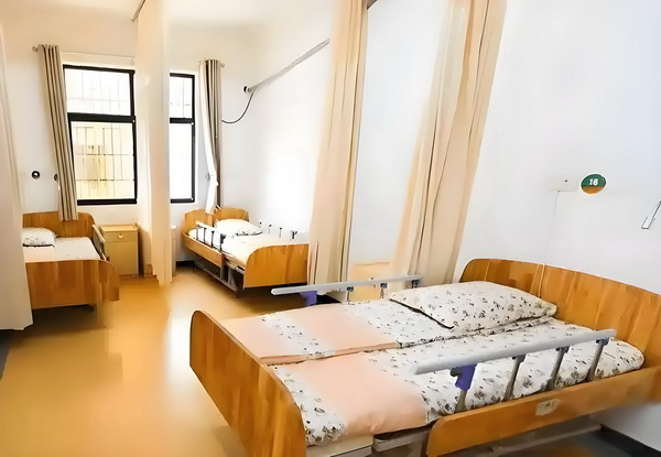 王欣瑜拒绝和裁判握手引发淡人人设塌房热议，网友破案：被逼急了